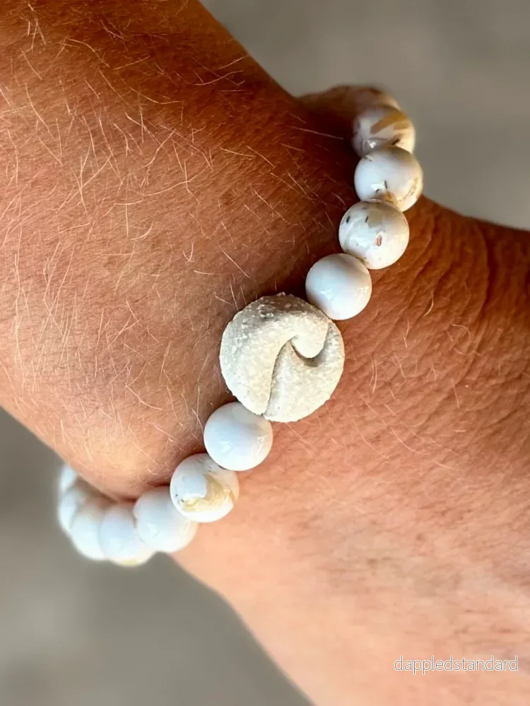 Armband Howlit och keramik
