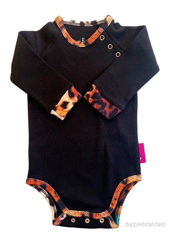 LÅNGÄRMAD BABY BODY SVART LEOPARD VS TIGER