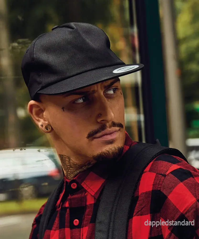 Ostrukturerad snapback med 5 paneler