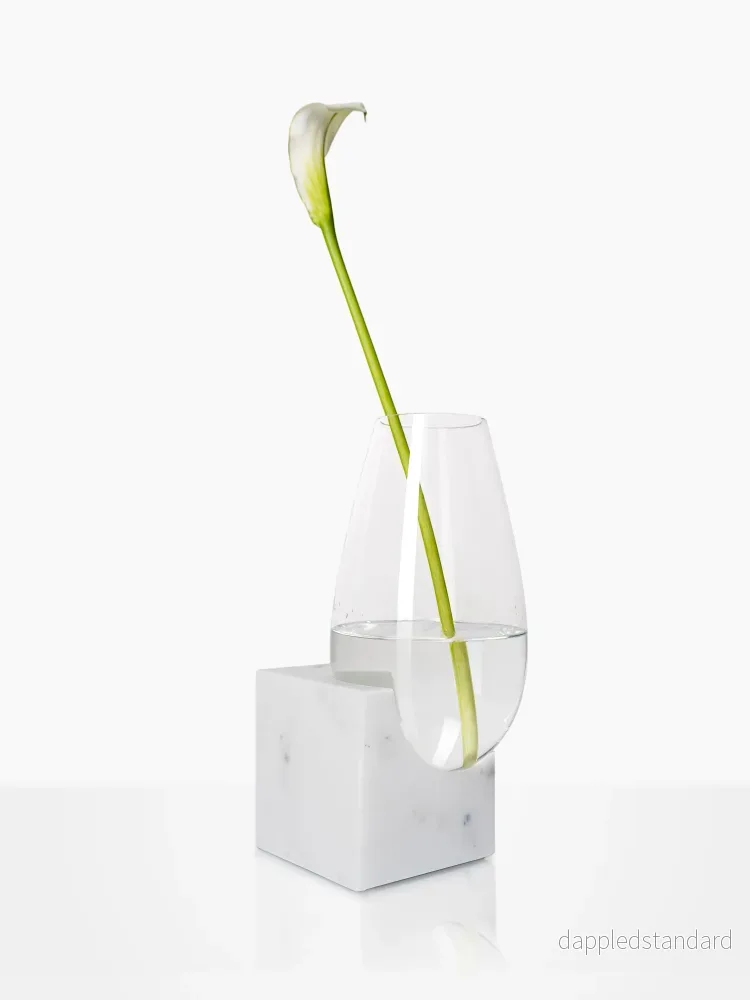 CLIFFHANGER VASE - CALACATTA CARRARA MARBLE - Bild 2