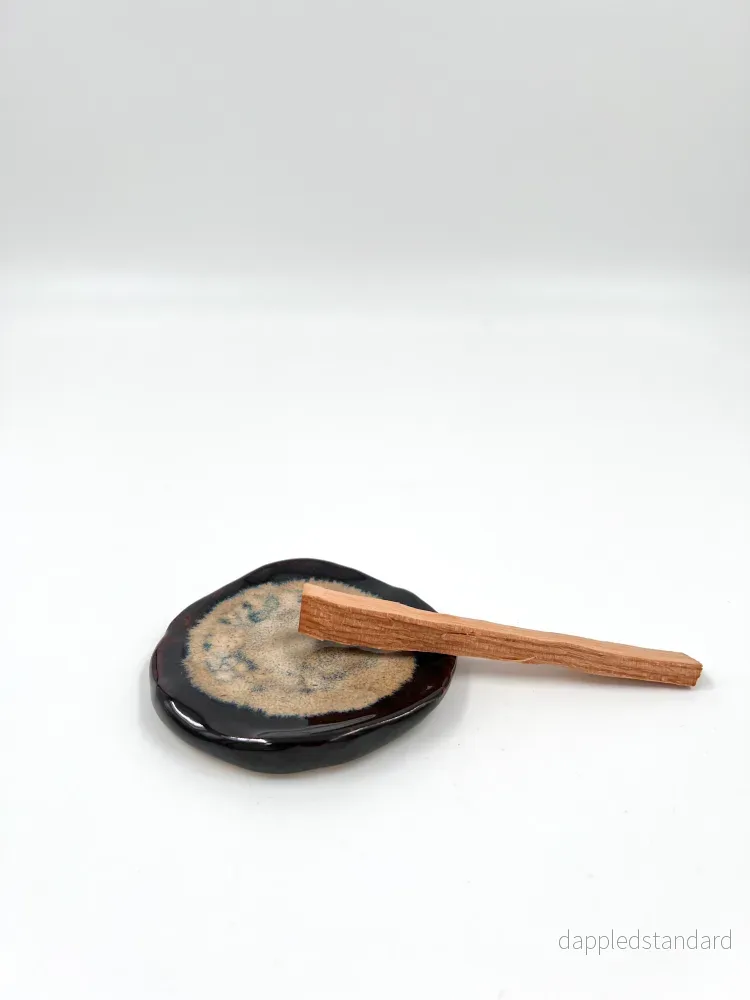 Blombruden litet fat brun beige
