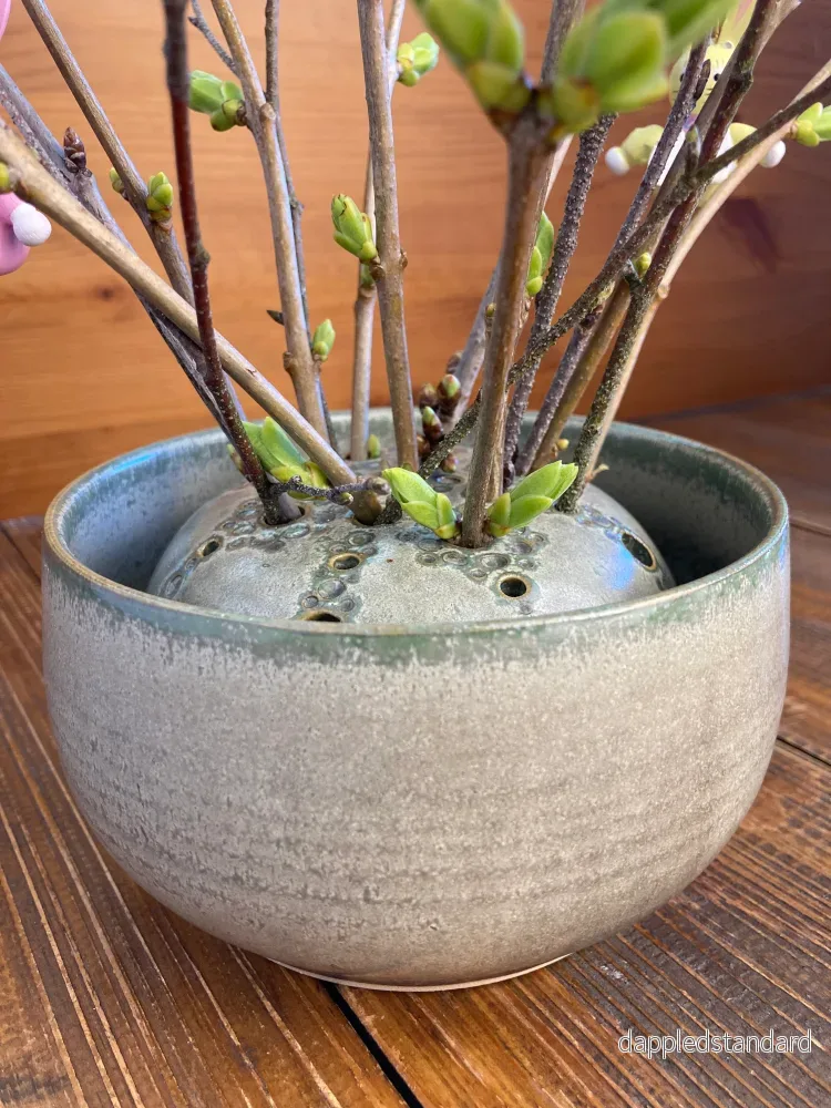 Blomsterskål – Blomsterfakir i handdrejad keramik Blomsterskål – Blomsterfakir i handdrejad keramik