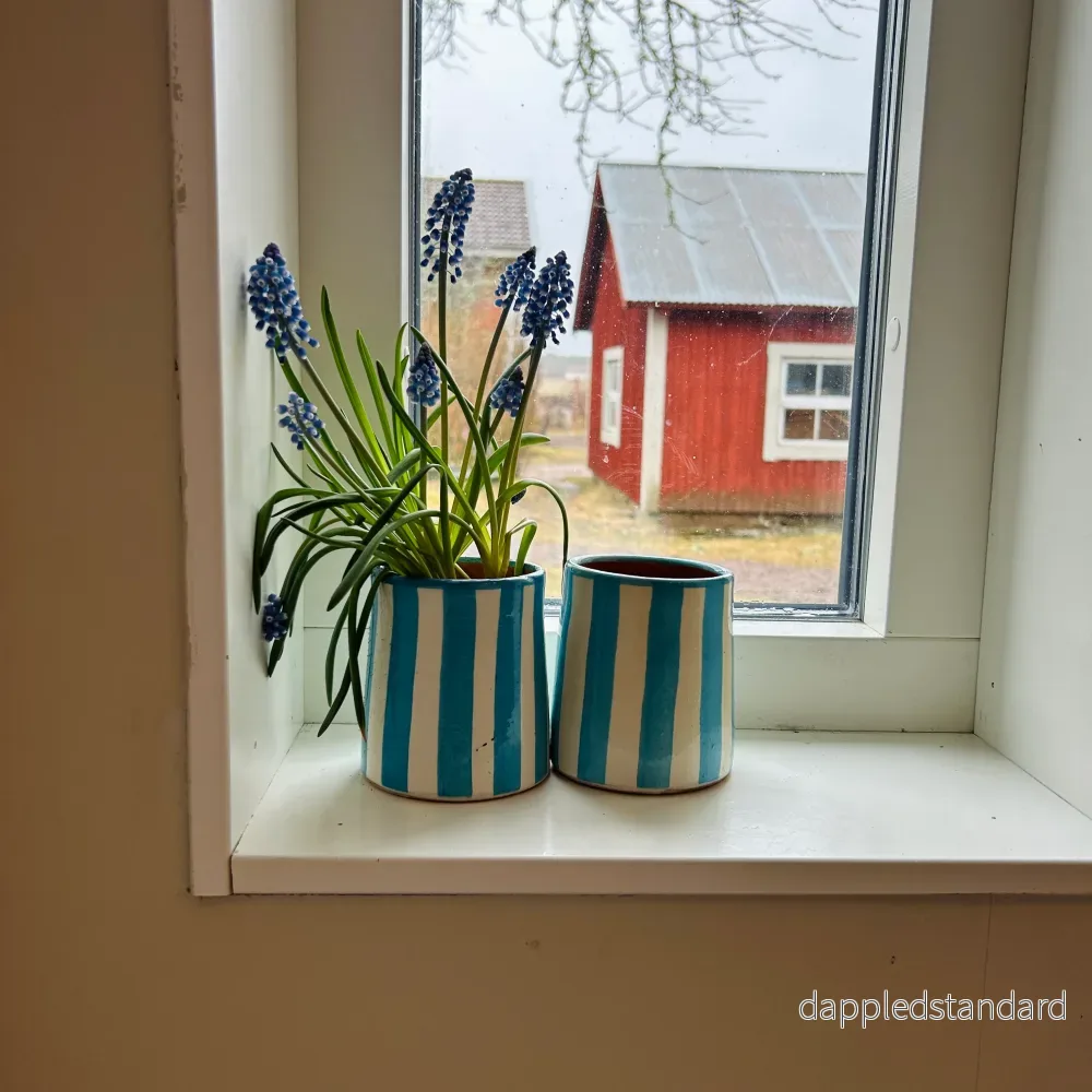 Randig liten vas - vit & blå - Bild 3