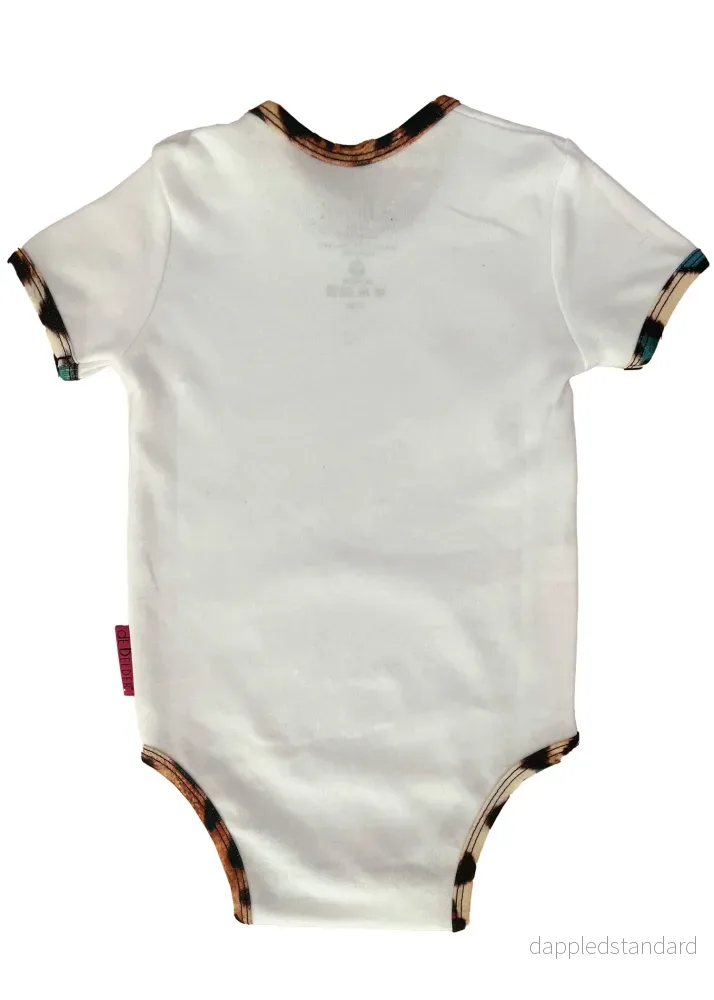 KORTÄMAD BABY BODY VIT LEOPARD VS TIGER - Bild 2