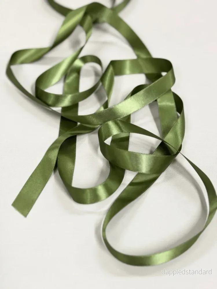 All By Voss – Army Silkebånd, 16 mm x 10 m All By Voss – Army Silkebånd, 16 mm x 10 m