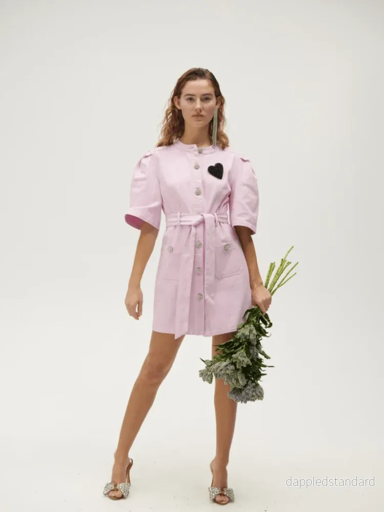 Pink Junie Skräddarsydd jeansklänning Pink Junie Skräddarsydd jeansklänning