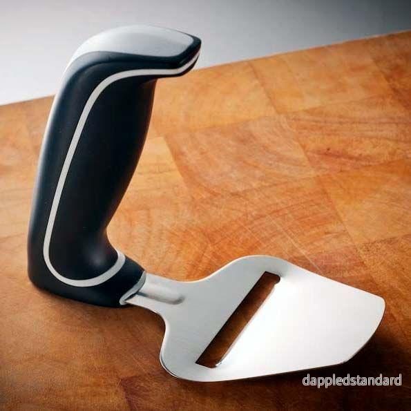 Osthyvel med vinklat grepp - Bild 3