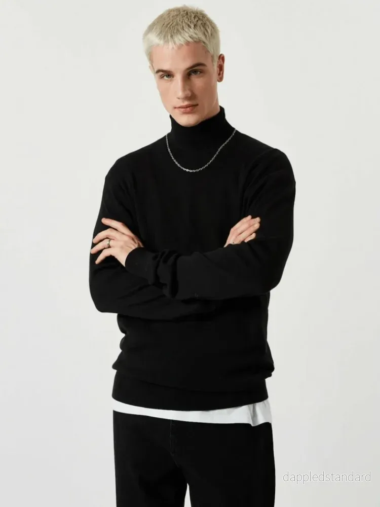 Svart Yakob Turtleneck Stickatd för män från Minimum