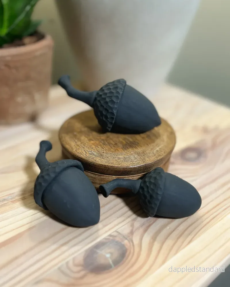 Ekollon dekoration – Matt svart