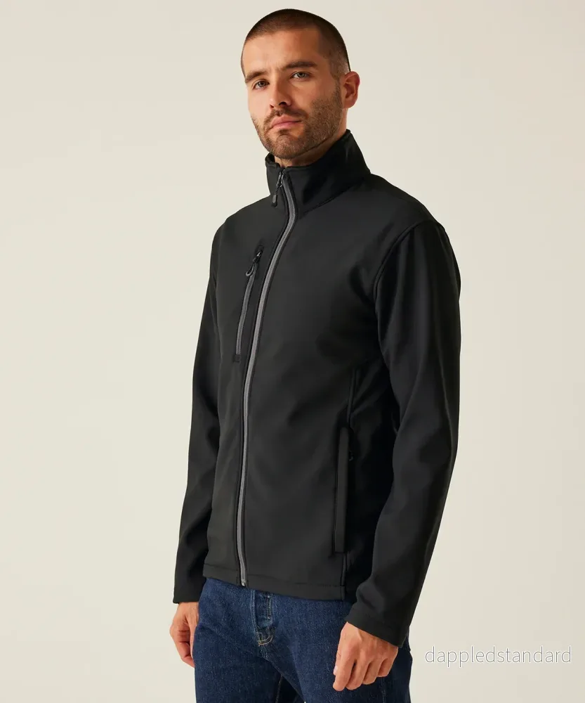Honestly Made jacka i återvunnen softshell