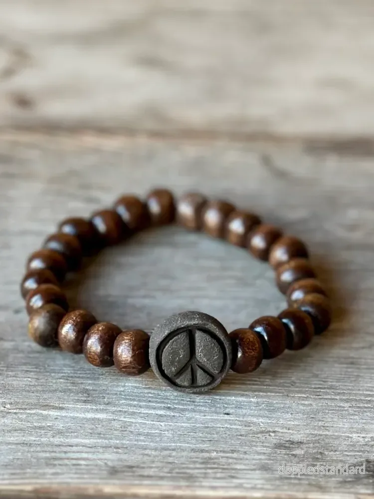 Armband mörka träpärlor och keramik