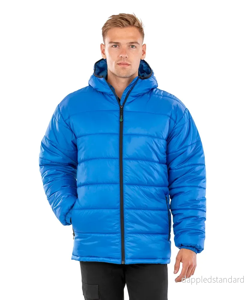 Vadderad parkas med huva i återvunnet material Vadderad parkas med huva i återvunnet material