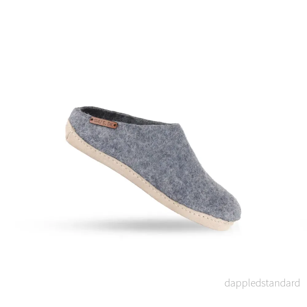 Ulltofflor (100% ren ull) – Modell Denim med mockasula Ulltofflor (100% ren ull) – Modell Denim med mockasula